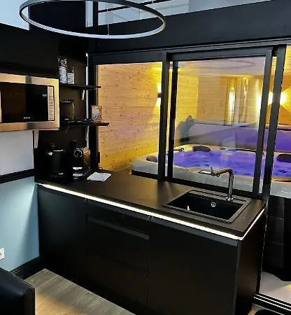 Les Suites De Stanislas Jacuzzi & Spa Nancy Exterior photo